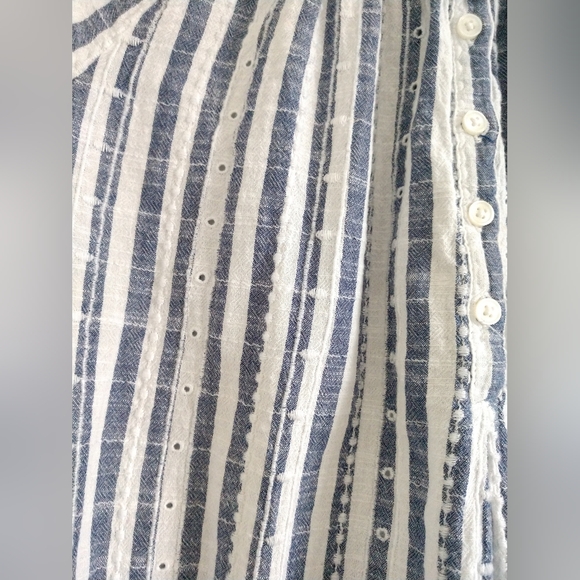Sweet Time and Tru Peasant Blouse Shirt Blue White Embroidered Eyelet Medium - Picture 2 of 8